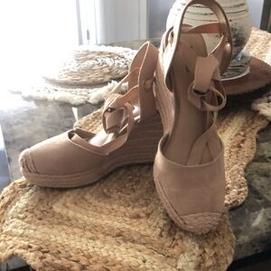 NWOT Women's Nude Espadrille Wedge Sandals